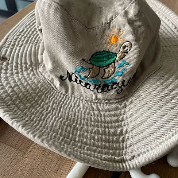 Nicaragua Bucket Hat w/ string. - Picture 2 of 5
